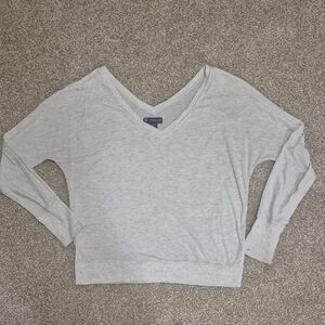 American Eagle Outfitters Light Gray V-Neck Long Sleeve Top